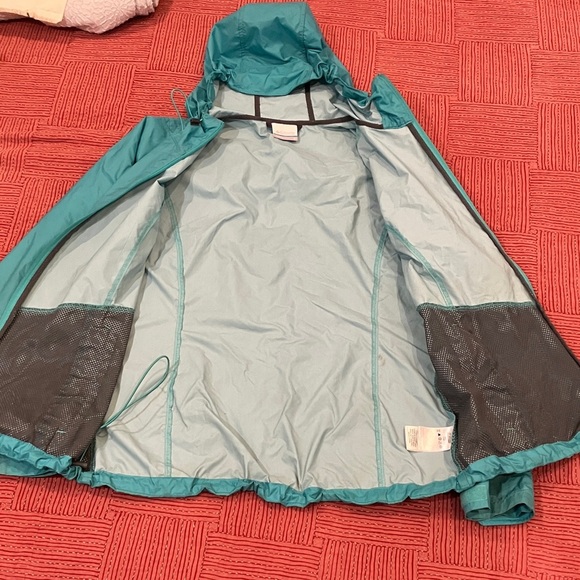 Columbia women’s medium  Turquoise windbreaker / light Raincoat - has STAINS - Picture 5 of 16